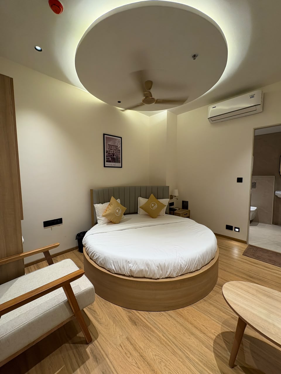 PREMIUM SUITE